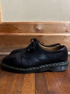 Mens leather Dr. Martens made in England size men 10 (can fit a size 12)